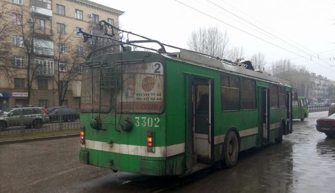 Троллейбус загорелся на проспекте Науки. Фото: NR Троллейбус загорелся на проспекте Науки. Фото: NR