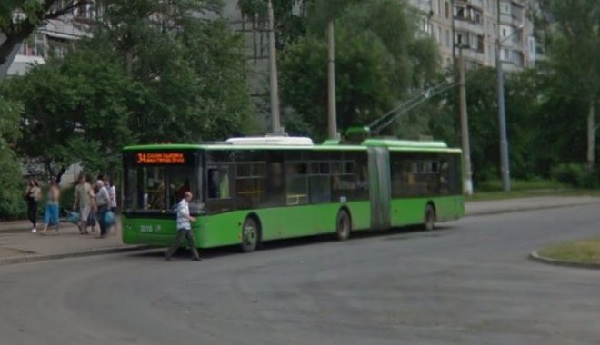 Инцидент произошел на кругу 34-го троллейбуса. Фото: google.com.ua