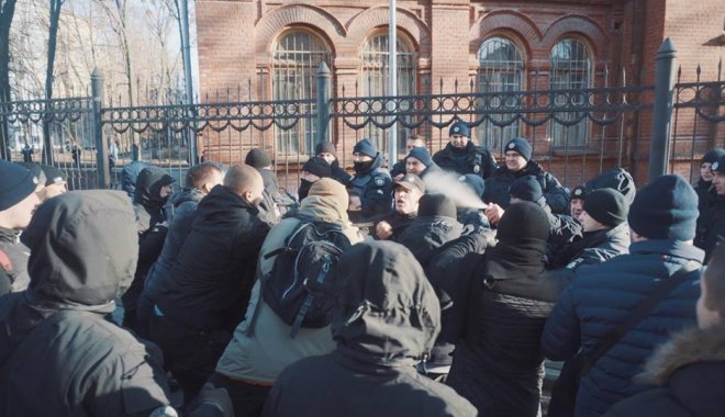 Стычка возле "политеха". Фото: "Национальный корпус"