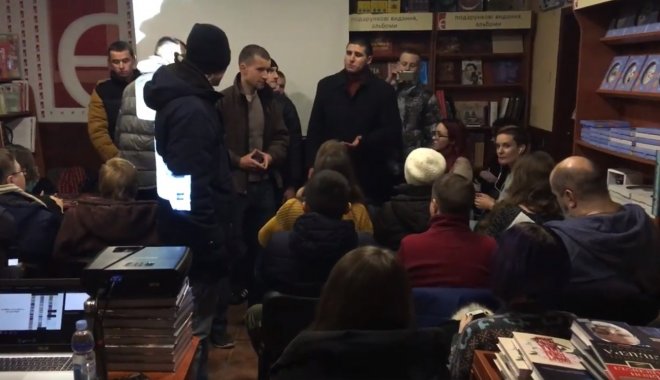 Националисты сорвали лекцию. Кадр из видео
