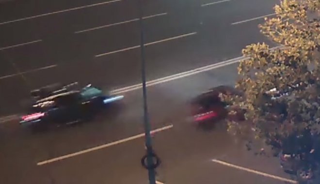 Lexus - слева. Кадр из видео