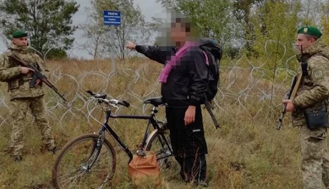 Мужчина ехал на велосипеде. Фото: ГПСУ