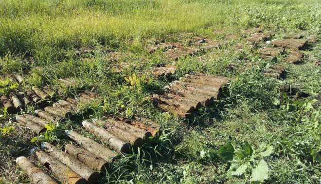 Спасатели нашли около 500 снарядов. Фото: ГСЧС