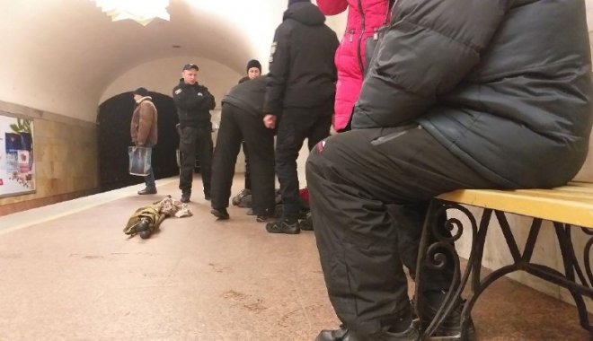 В метро умер мужчина. Фото: ХХ