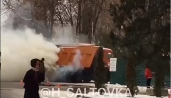 Загорелся КамАЗ. Фото: Скриншот из видео