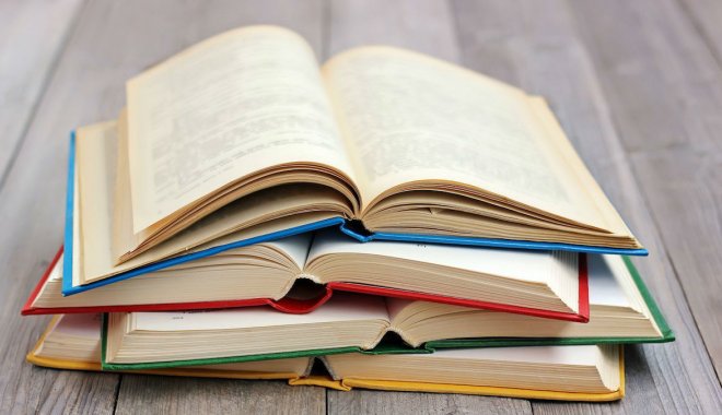 Запретили импорт книг из РФ. Фото: Цензор.НЕТ