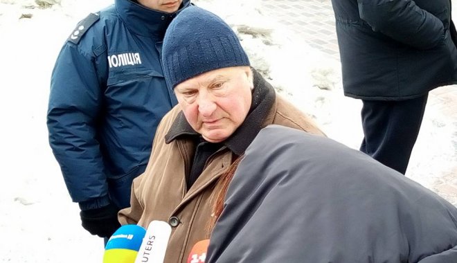 Мужчина не смог проголосовать. Фото: Ha Nna