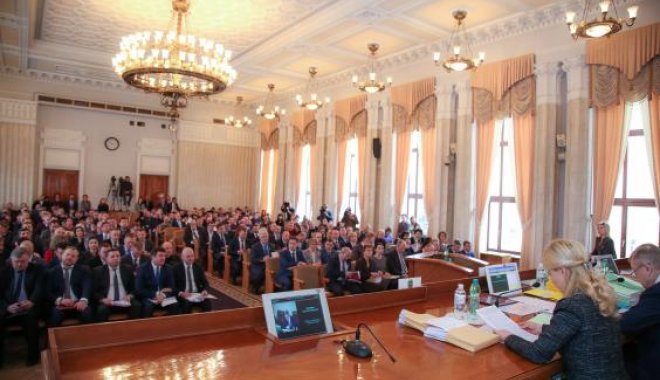 Сессия облсовета. Фото: ХОГА