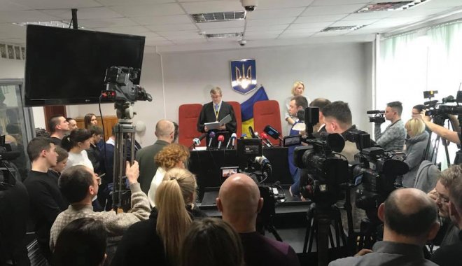 Виктор Попрас зачитывает решение. Фото: пресс-служба облпрокуратуры