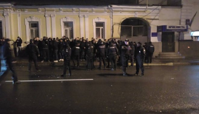 Полиция задержала 52 человека. Фото: ГУНП